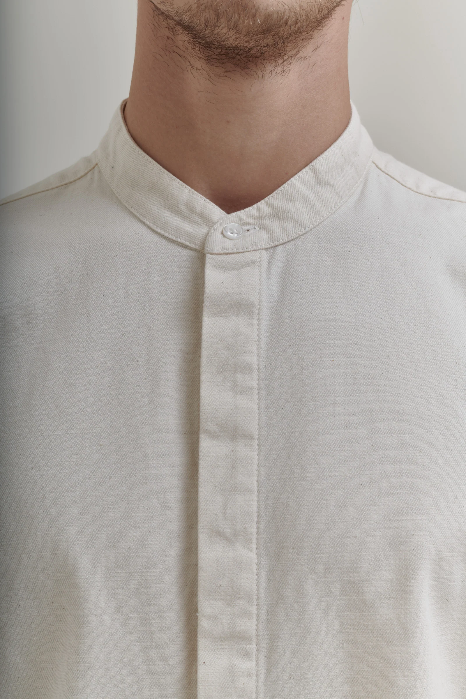 STAND UP COLLAR SHIRT ECRU - Image 4
