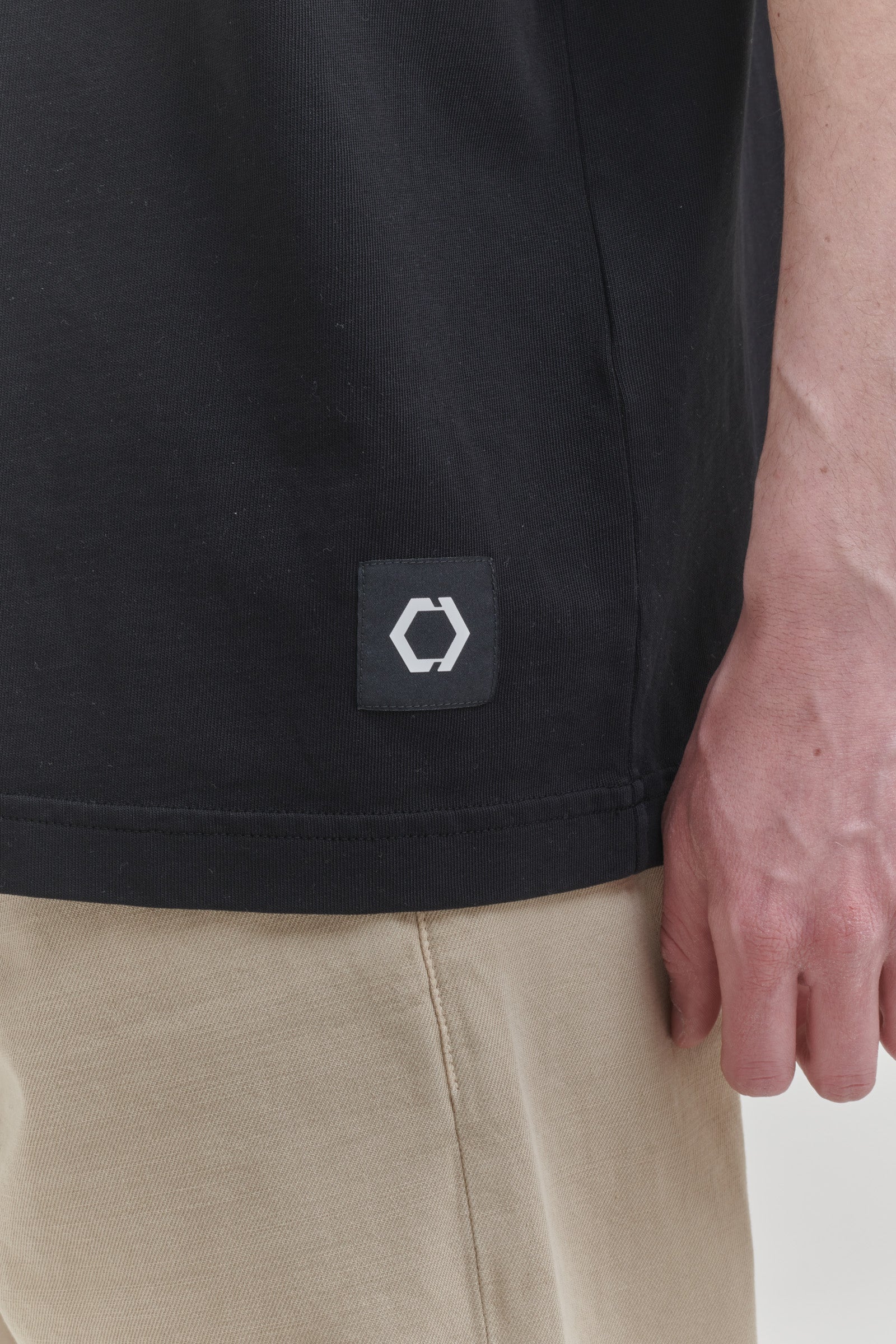 T-SHIRT BLACK - Image 4